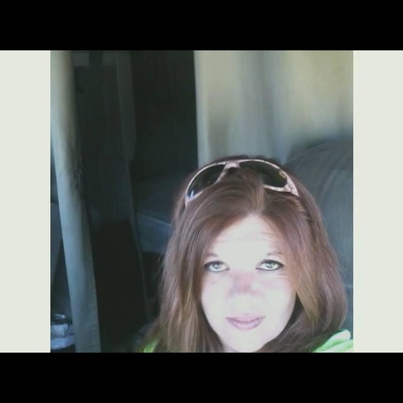 Meet your Posher, Janet - Picture 5 of 8